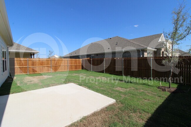 Building Photo - 330 Fire Rock Dr
