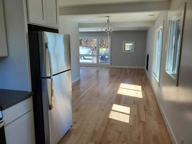 Building Photo - 232 Hazelwood Dr