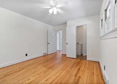 Building Photo - 9 Hawthorne Ln