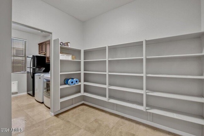 Building Photo - 2717 E Teakwood Pl