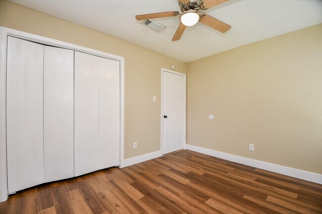 Building Photo - 12655 Mill Wheel Ln