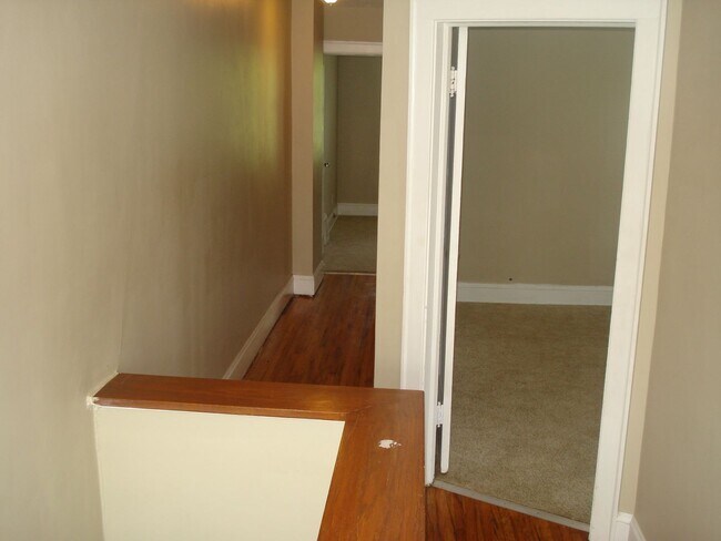 Building Photo - 400-402 Burr