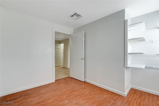 Building Photo - 5813 W Balzar Ave