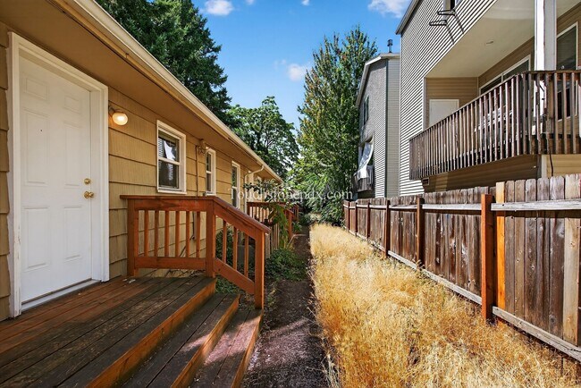Building Photo - Brentwood-Darlington 2BD|1BA Apartment