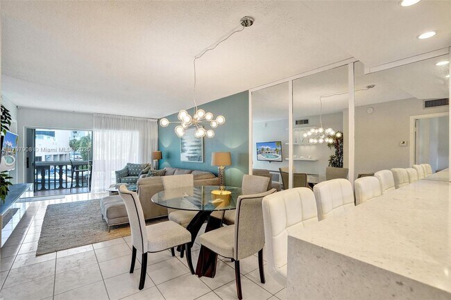 Building Photo - 450 Paradise Isle Blvd