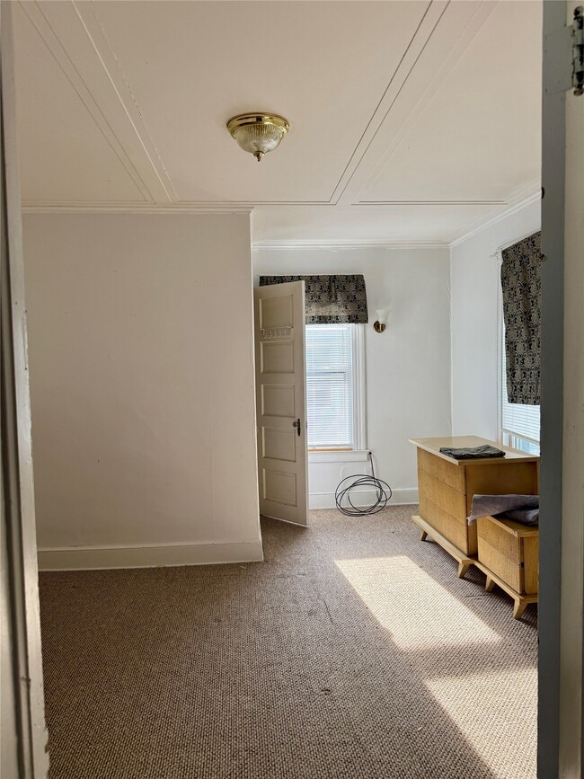 Building Photo - 14 Dennison Ave