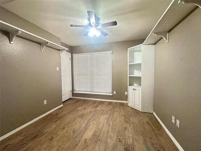 Building Photo - 1333 Rosie Ln