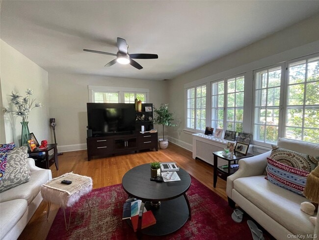 Building Photo - 38 Gedney Park Dr