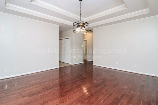 Building Photo - 134 N Alexander St NE