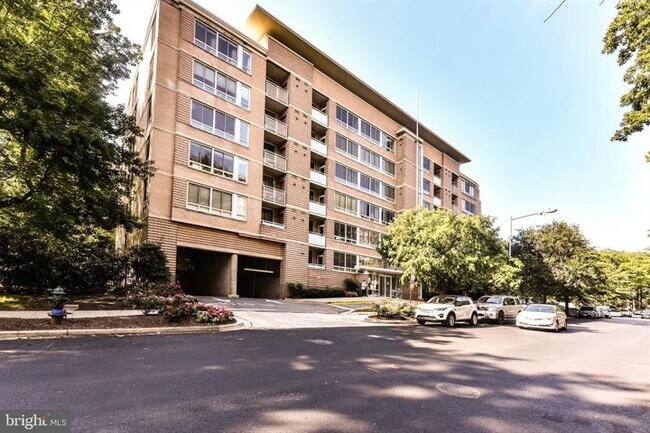 Building Photo - 350 G St SW