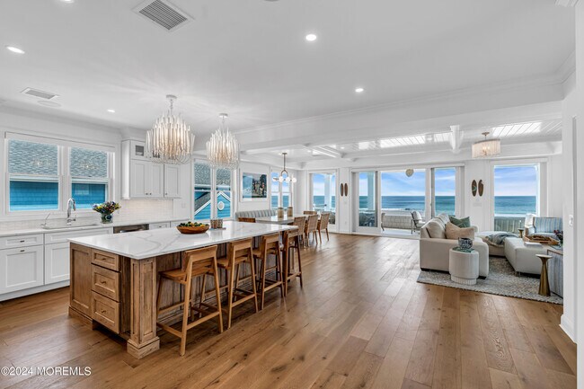 Building Photo - 3574 Ocean Terrace