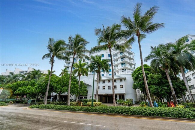 Building Photo - 3030 NE 188th St