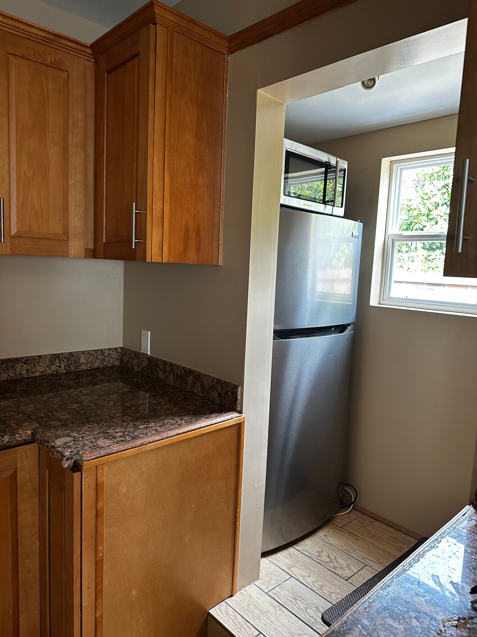 Building Photo - 3648 Emanuel Dr
