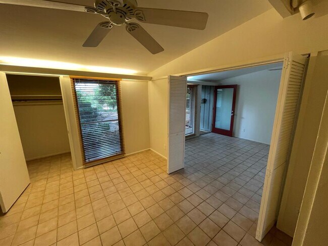 Building Photo - 1714 Summit View Pl