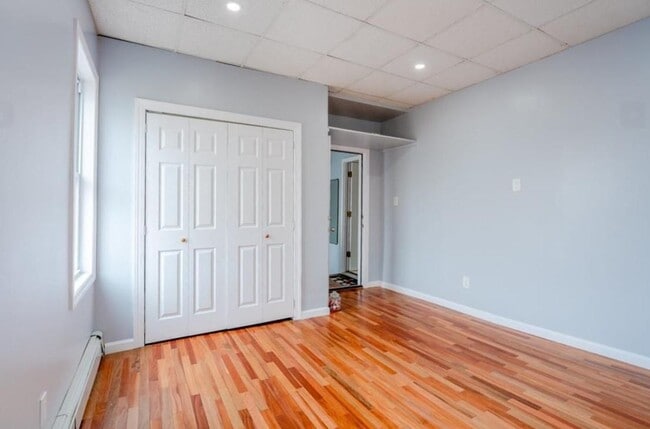 Building Photo - 1316 44th St