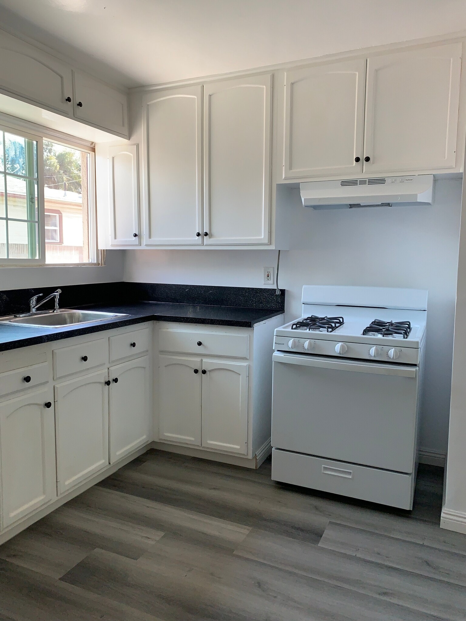 kitchen 2 - 9044 Hubbard St