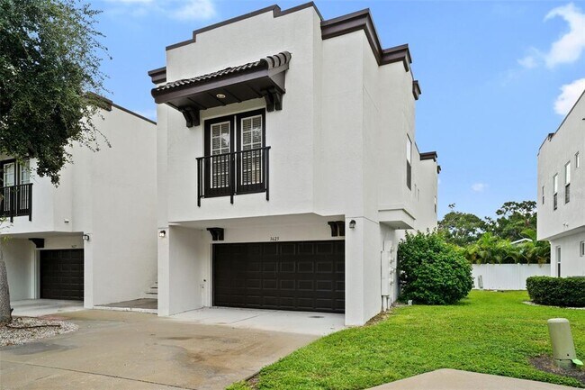 Building Photo - 3625 Bay Heights Way