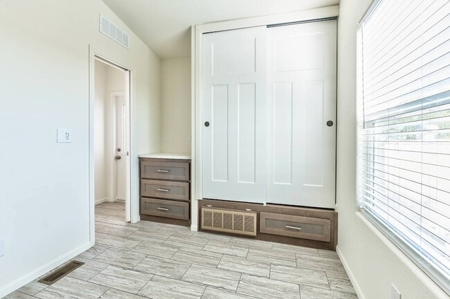 Building Photo - 9985 N Pinal Ave