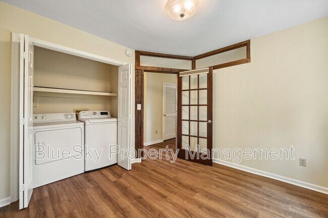 Building Photo - 1676 Royal Oak Ct