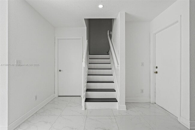 Building Photo - 2350 SW 86th Way