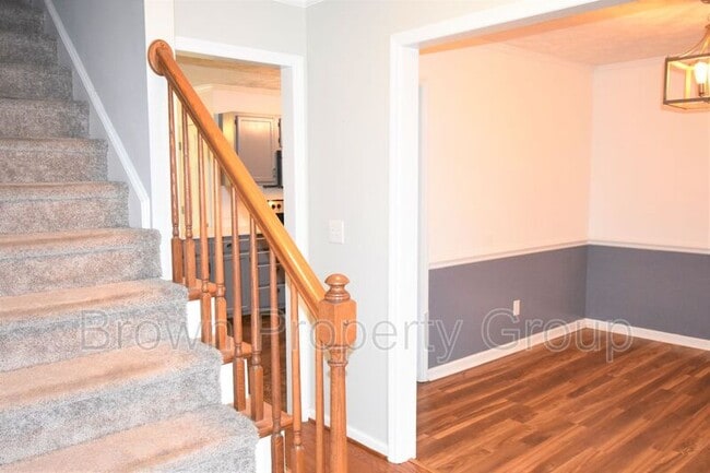 Building Photo - 6405 Rolling Meadows Ln