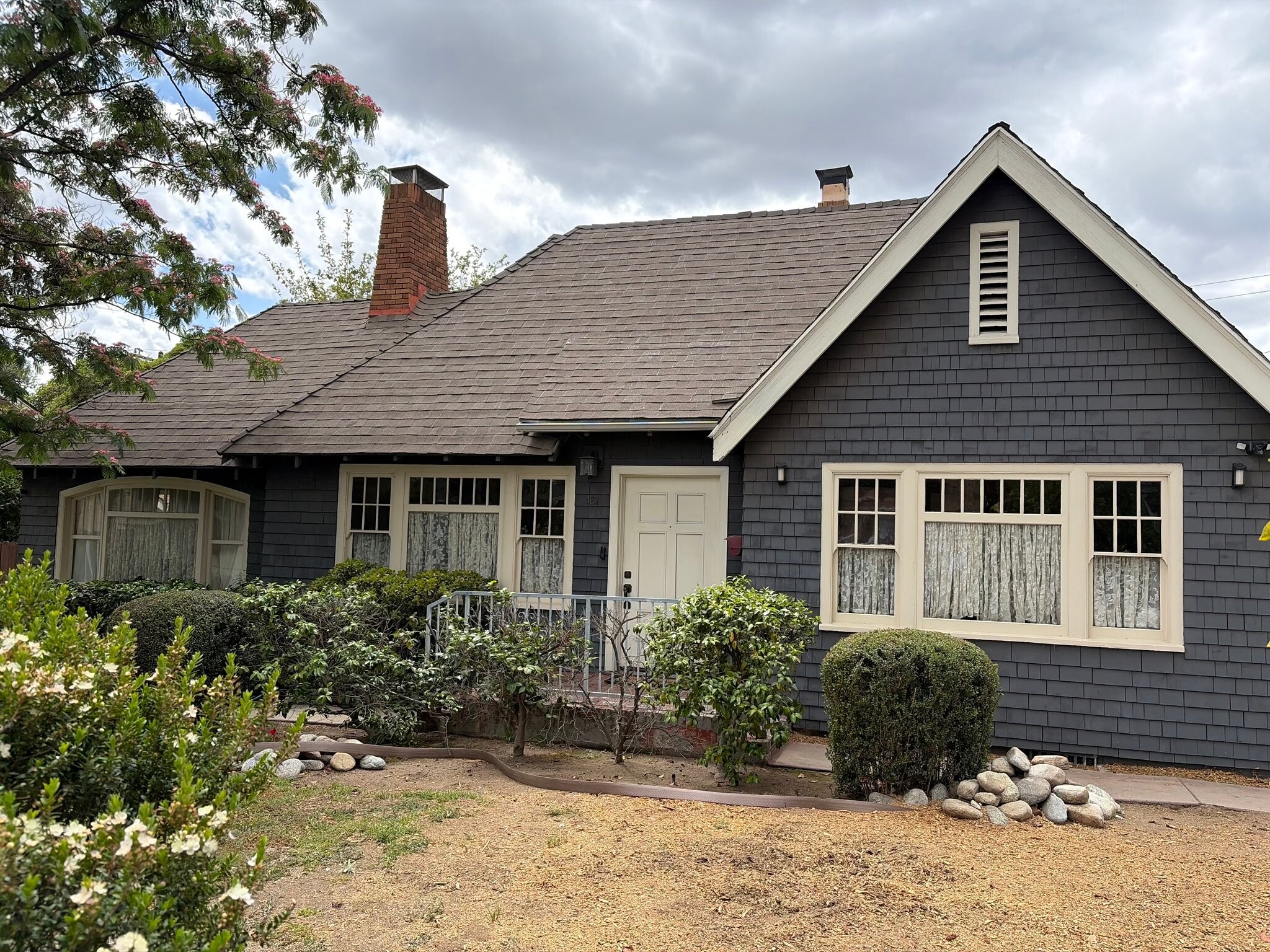 Building Photo - 158 N Canyon Blvd