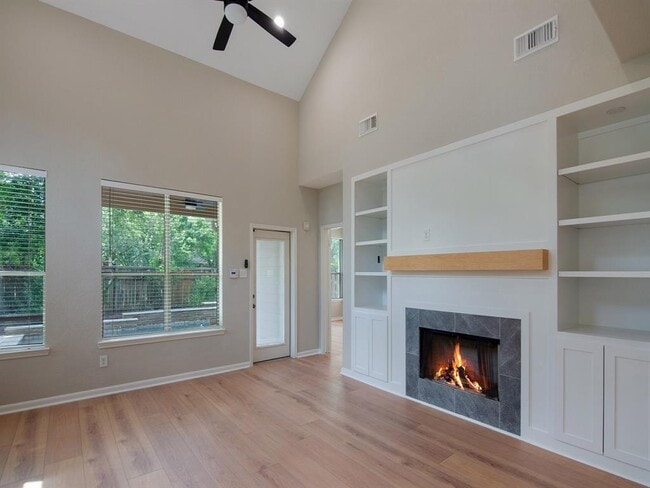 Building Photo - 54 Douvaine Ct