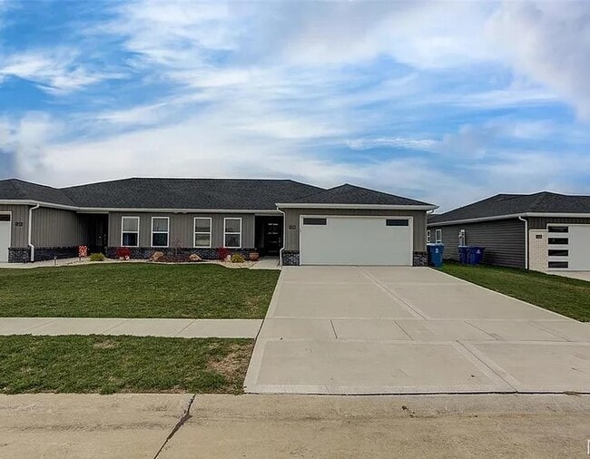 Building Photo - 124 Bridgeport Dr