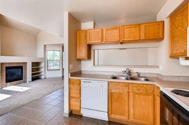 Building Photo - 805 Summer Hawk Dr