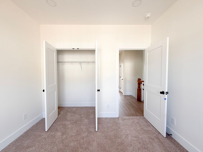 Building Photo - Available August 1: 4-Bedroom Townhome at Highbury + Summer Special Perks