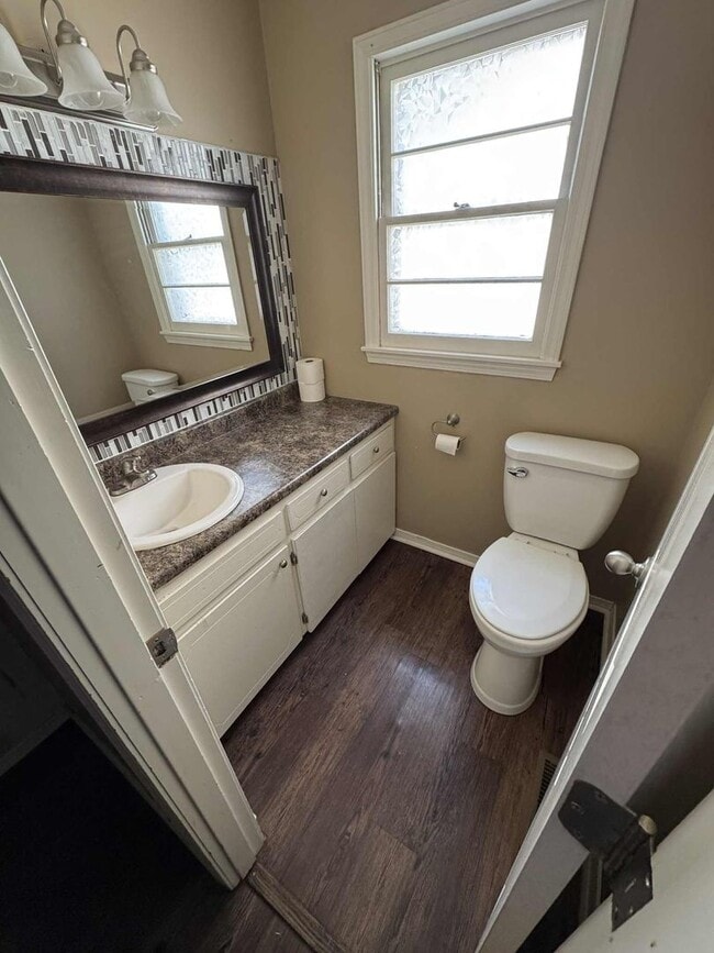 Building Photo - Cute 3 bedroom house in southwest Springfi...