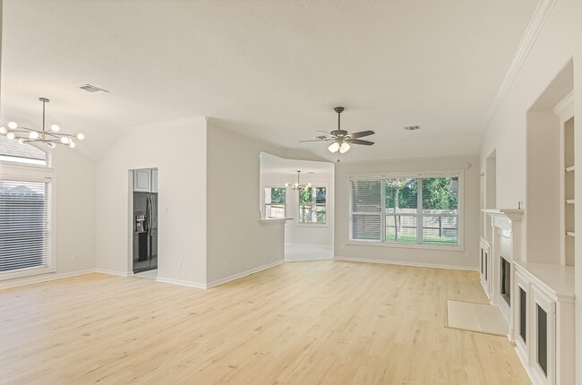 Building Photo - 71 N Queenscliff Cir