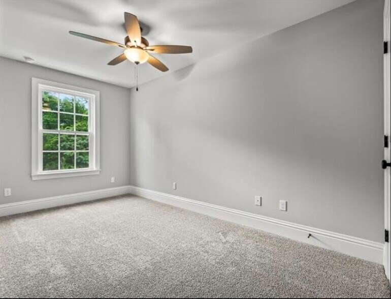 Building Photo - 10 Old Courthouse Way