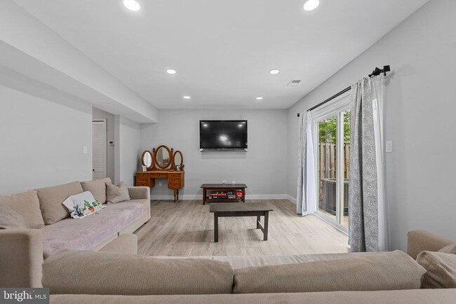 Building Photo - 6117 Blue Whale Ct