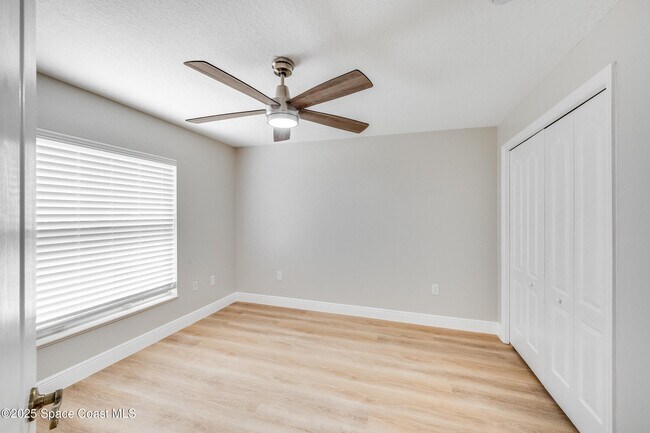 Building Photo - 187 Pinta Cir
