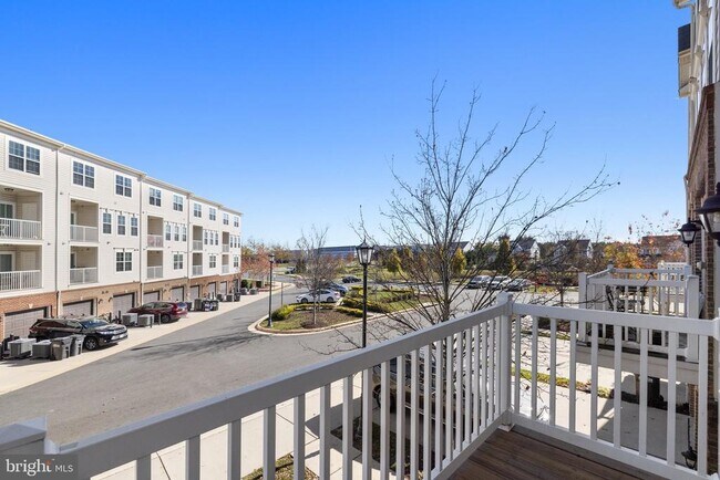 Building Photo - 25245 Laureldale Terrace