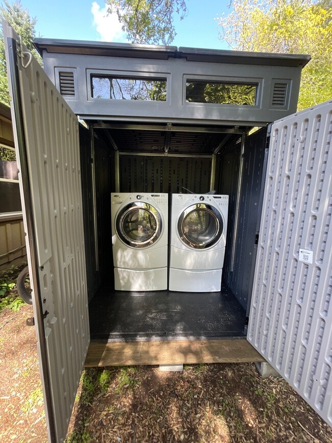 Building Photo - 3180 Calistoga Rd