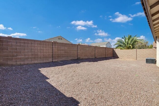 Building Photo - 740 E Mule Train Trail