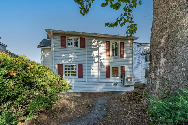 Building Photo - 81 Kingwood Stockton Rd