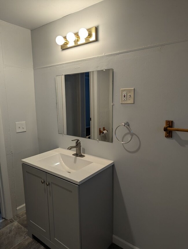 Building Photo - 225 Poplar St