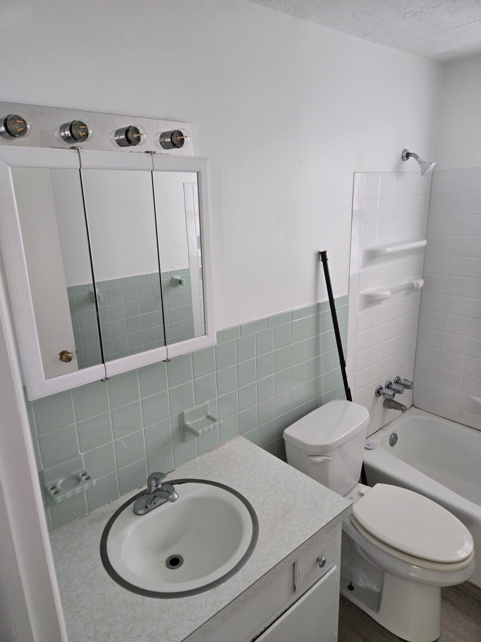 Building Photo - 292 Kennedy St