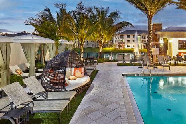 Building Photo - 5351 W Hillsboro Blvd