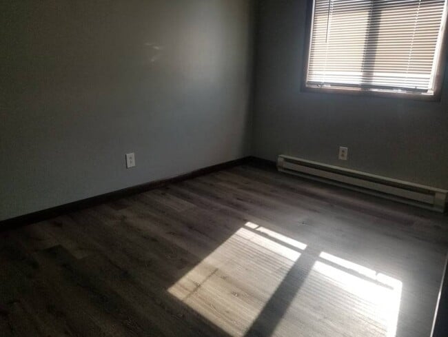 Building Photo - 519 Morris St