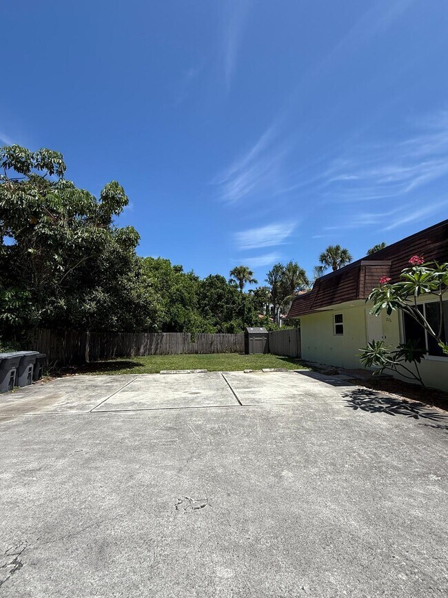 Building Photo - 12126 Gibbs Rd