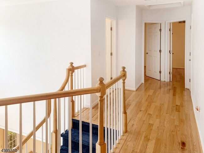 Building Photo - 9 Colonial Ct