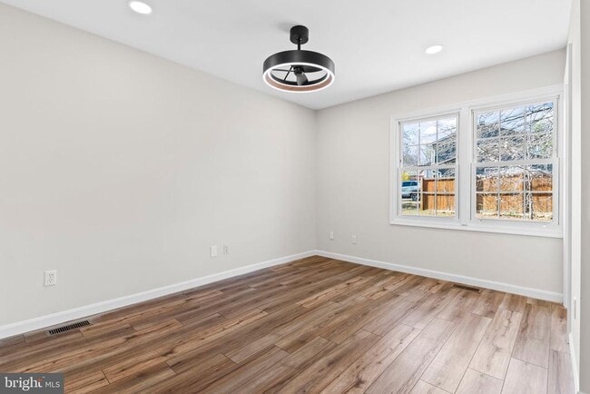 Building Photo - 46520 Rosewood Dr