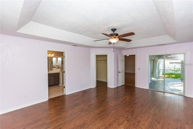 Building Photo - 12 Peruvian Ln