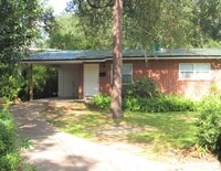 Building Photo - 238 and 240 Gables Court