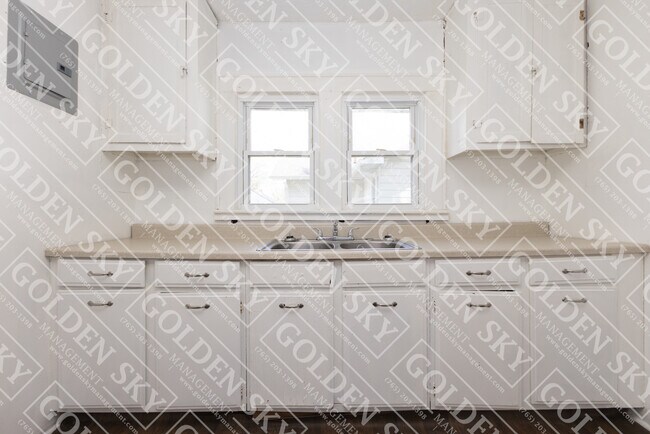 Building Photo - 1823 Halford St