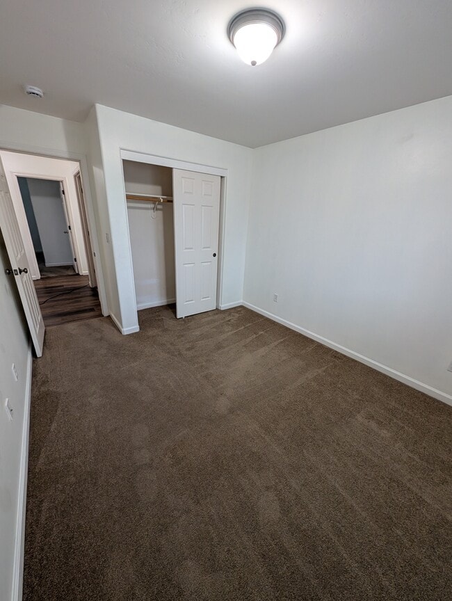 Building Photo - 3200 S Jensen Ct